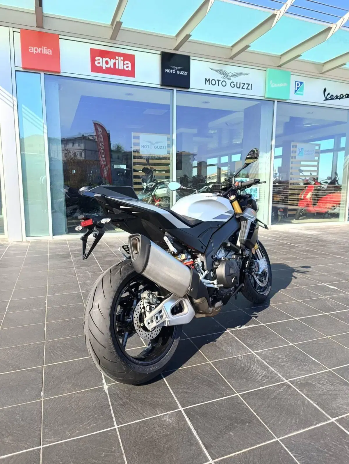 Aprilia Tuono V4 (2025 - 26) (3)