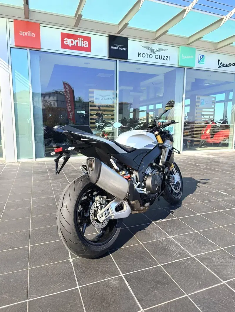 Aprilia Tuono V4 (2025 - 26) (3)