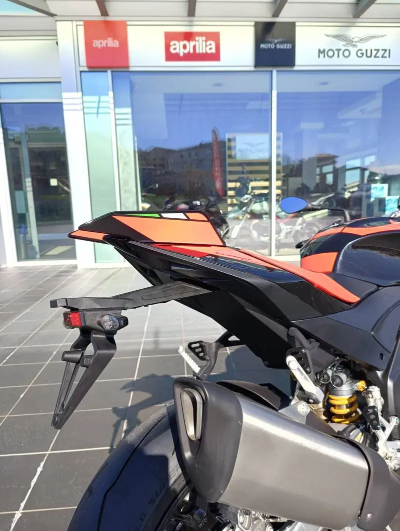 Aprilia Tuono V4 Factory (2025 - 26) (6)