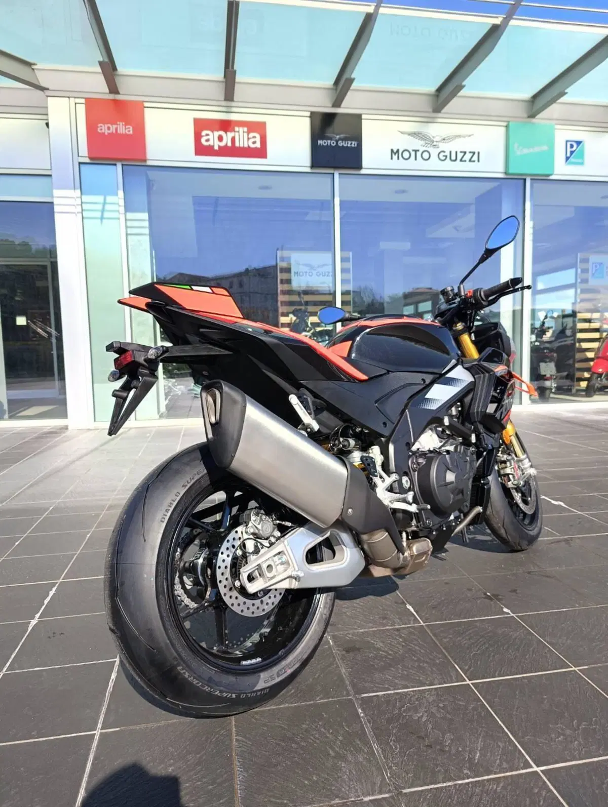 Aprilia Tuono V4 Factory (2025 - 26) (7)