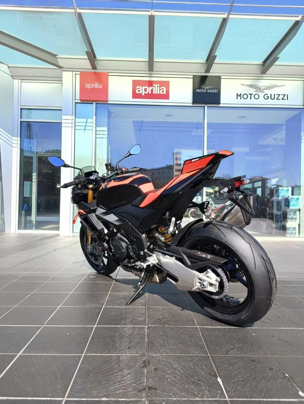 Aprilia Tuono V4 Factory (2025 - 26) (9)