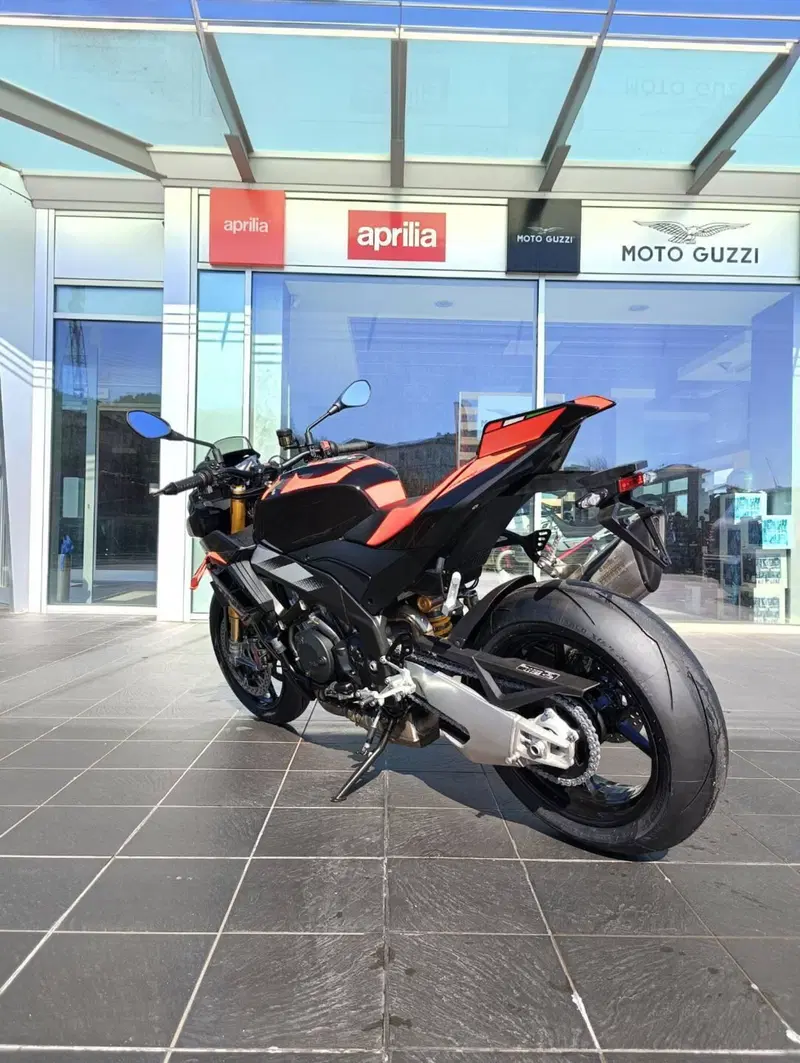 Aprilia Tuono V4 Factory (2025 - 26) (9)