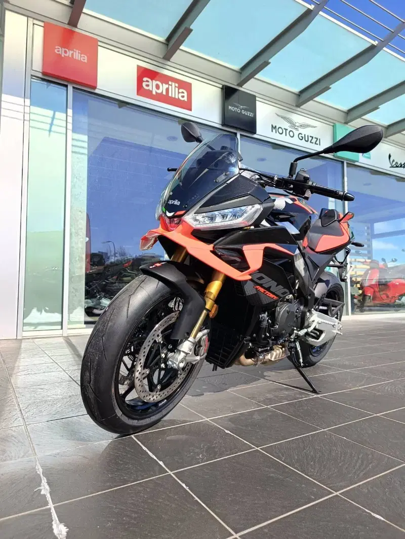 Aprilia Tuono V4 Factory (2025 - 26) (11)