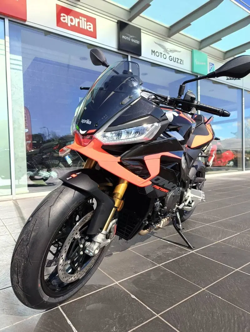 Aprilia Tuono V4 Factory (2025 - 26) (12)