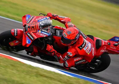 MotoGP 2025. GP di Argentina. Pole di Marc Marquez (con record), Pecco Bagnaia reagisce, ma che Johann Zarco! [RISULTATI]