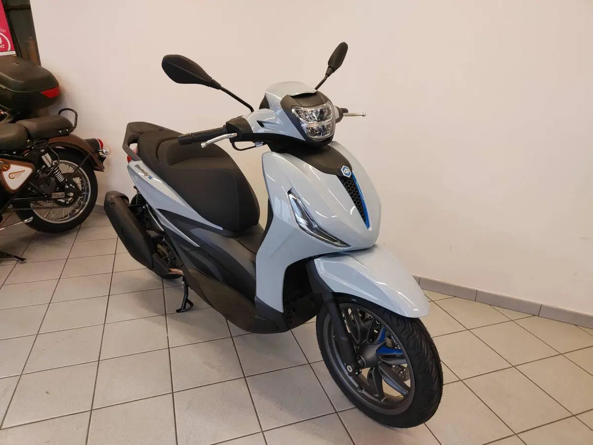 Piaggio Beverly 310 S (2025 - 26) (2)