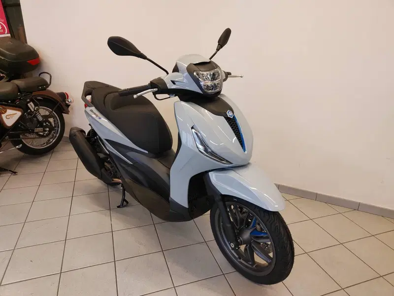 Piaggio Beverly 310 S (2025 - 26) (2)