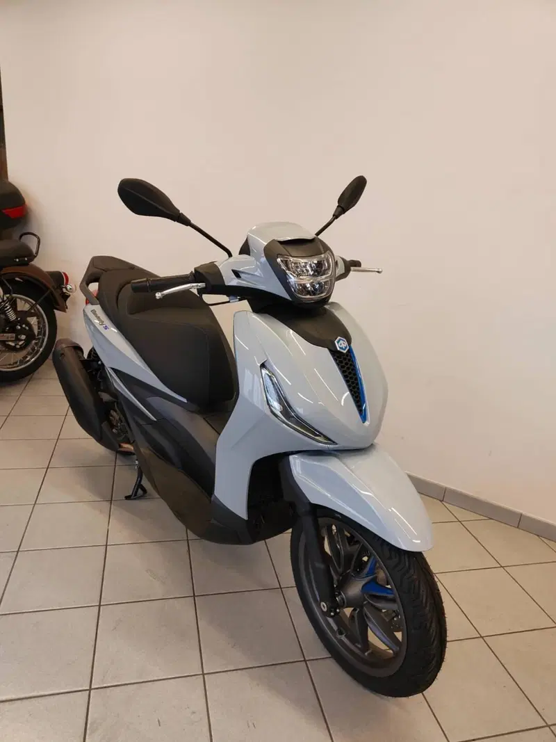 Piaggio Beverly 310 S (2025 - 26) (4)