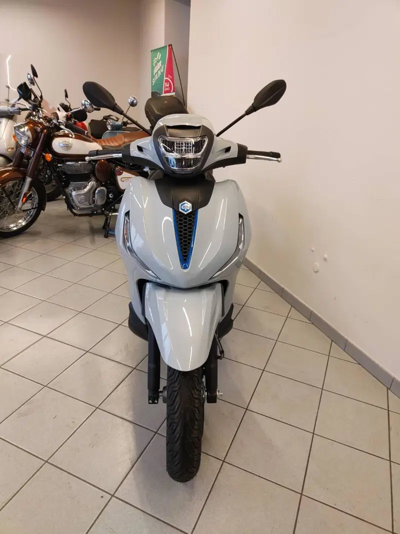 Piaggio Beverly 310 S (2025 - 26) (7)