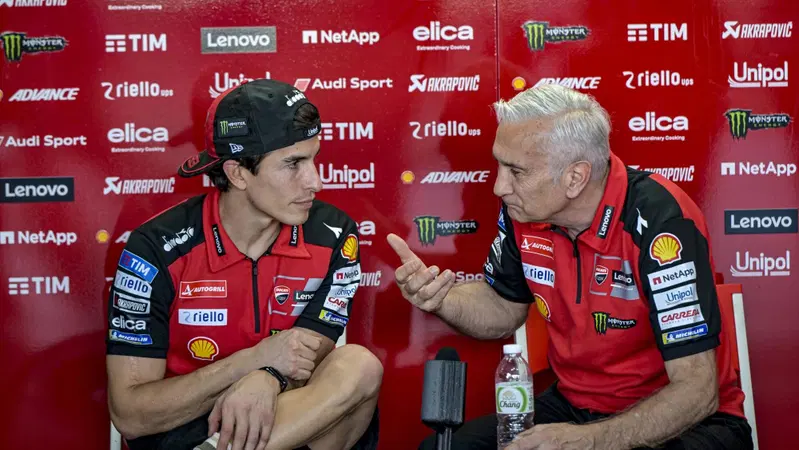 MotoGP 2025. GP dell'Argentina. Davide Tardozzi: "Alex Marquez &egrave; cresciuto in maniera esponenziale. Pecco Bagnaia? Gli serve un aiuto tecnico"