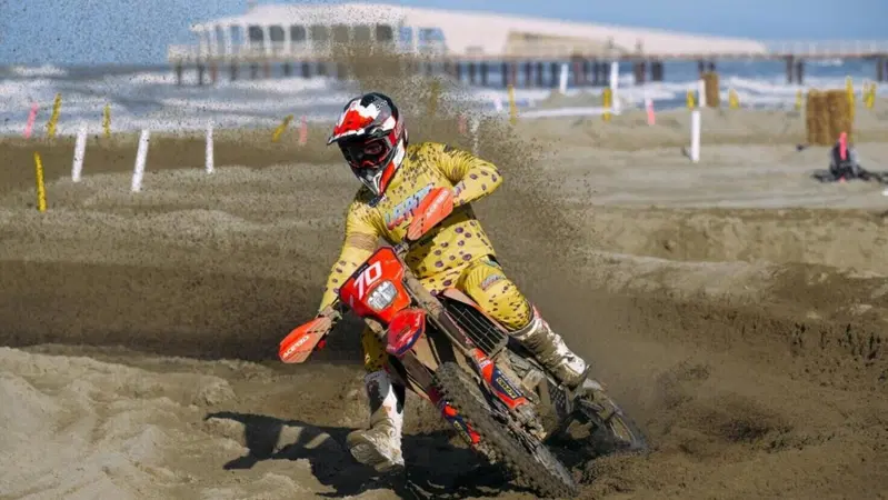 Enduro. Assoluti #4. Camaiore 2. Niente da fare: &egrave; doppietta Holcombe [VIDEO]