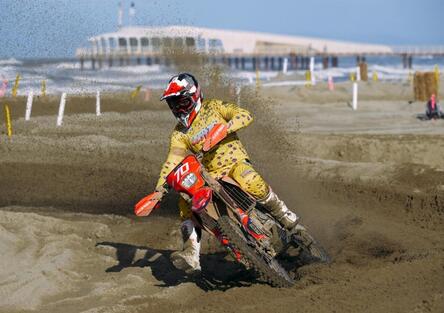 Enduro. Assoluti #4. Camaiore 2. Niente da fare: è doppietta Holcombe [VIDEO]