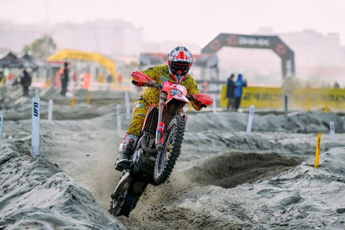 Enduro. Assoluti #4. Camaiore 2. Niente da fare: è doppietta Holcombe [VIDEO] (7)