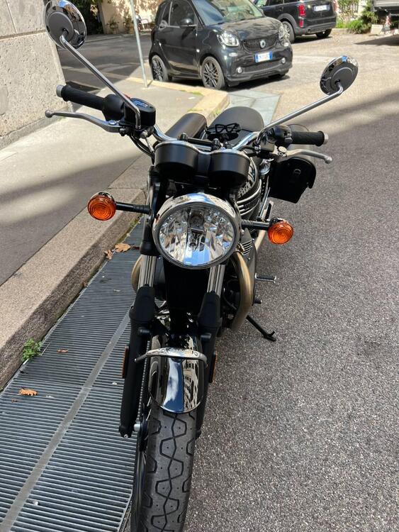 Triumph Bonneville T100 Gold Line Edition (2022)