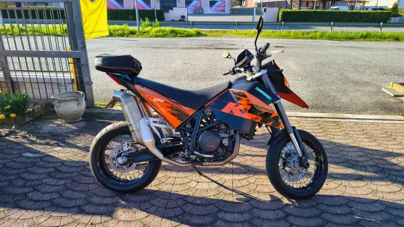 KTM 690 Supermoto