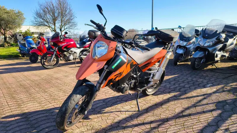 KTM 690 Supermoto (4)