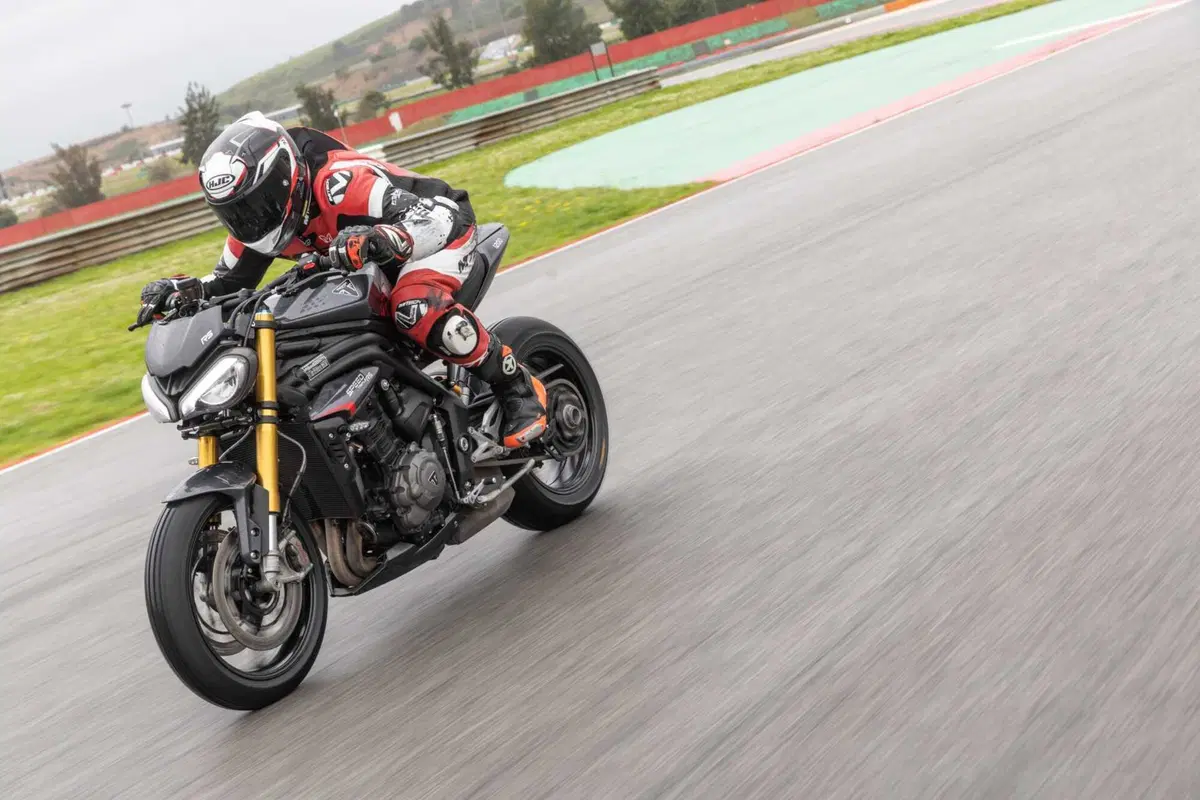 Triumph Speed Triple 1200 RS 2025 TEST [GALLERY] (5)
