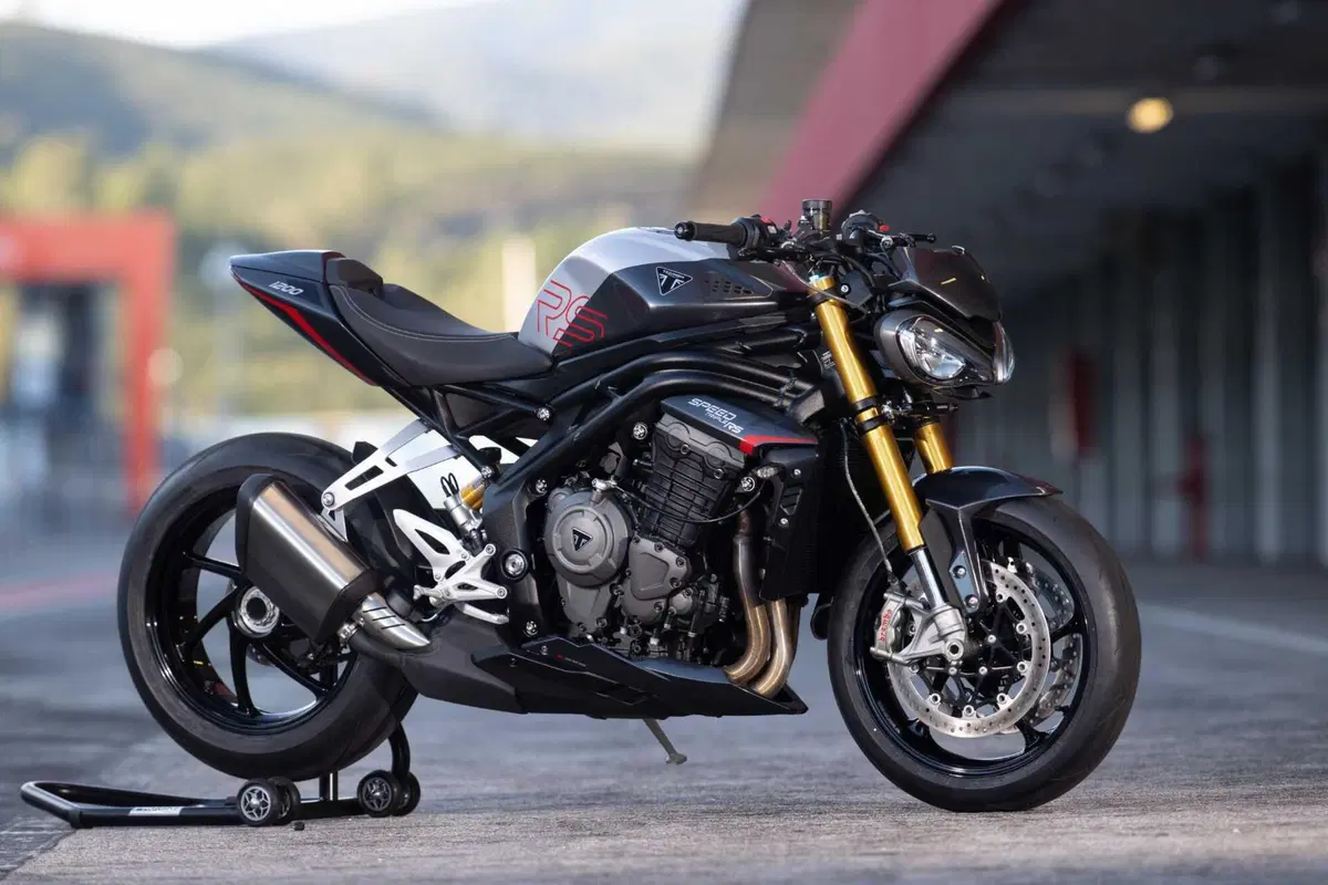 Triumph Speed Triple 1200 RS 2025 TEST [GALLERY] (35)