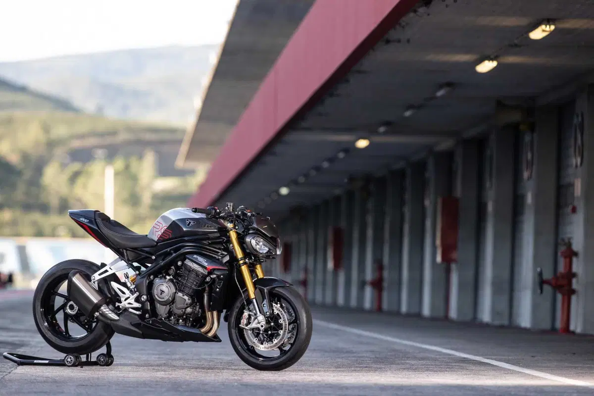 Triumph Speed Triple 1200 RS 2025 TEST [GALLERY] (36)