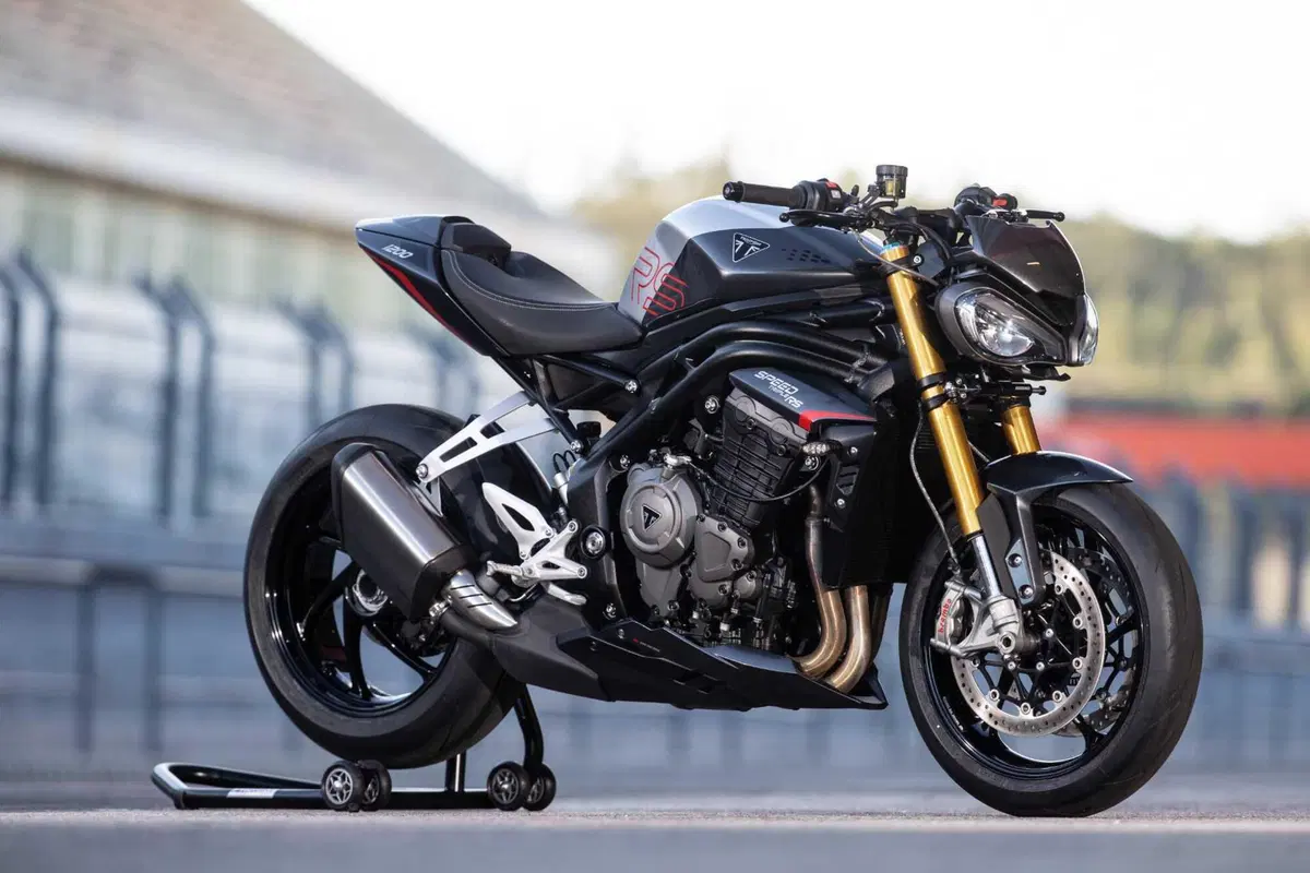 Triumph Speed Triple 1200 RS 2025 TEST [GALLERY] (38)