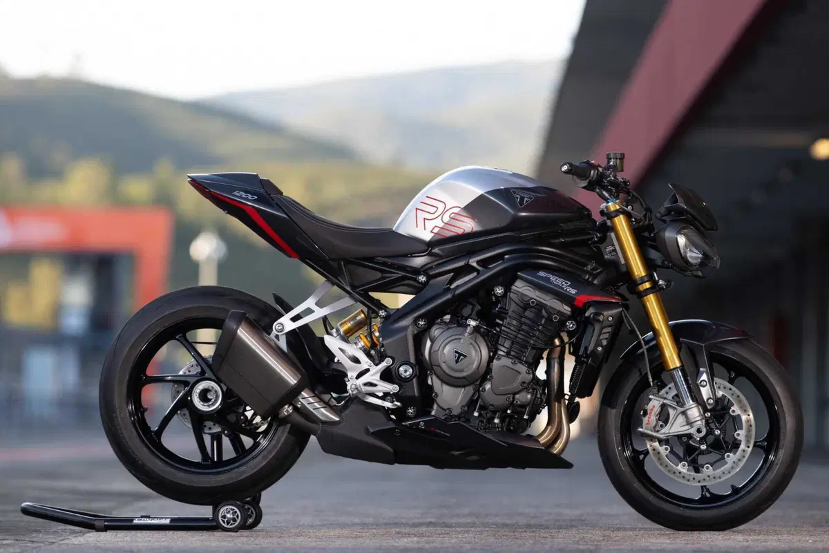 Triumph Speed Triple 1200 RS 2025 TEST [GALLERY] (39)