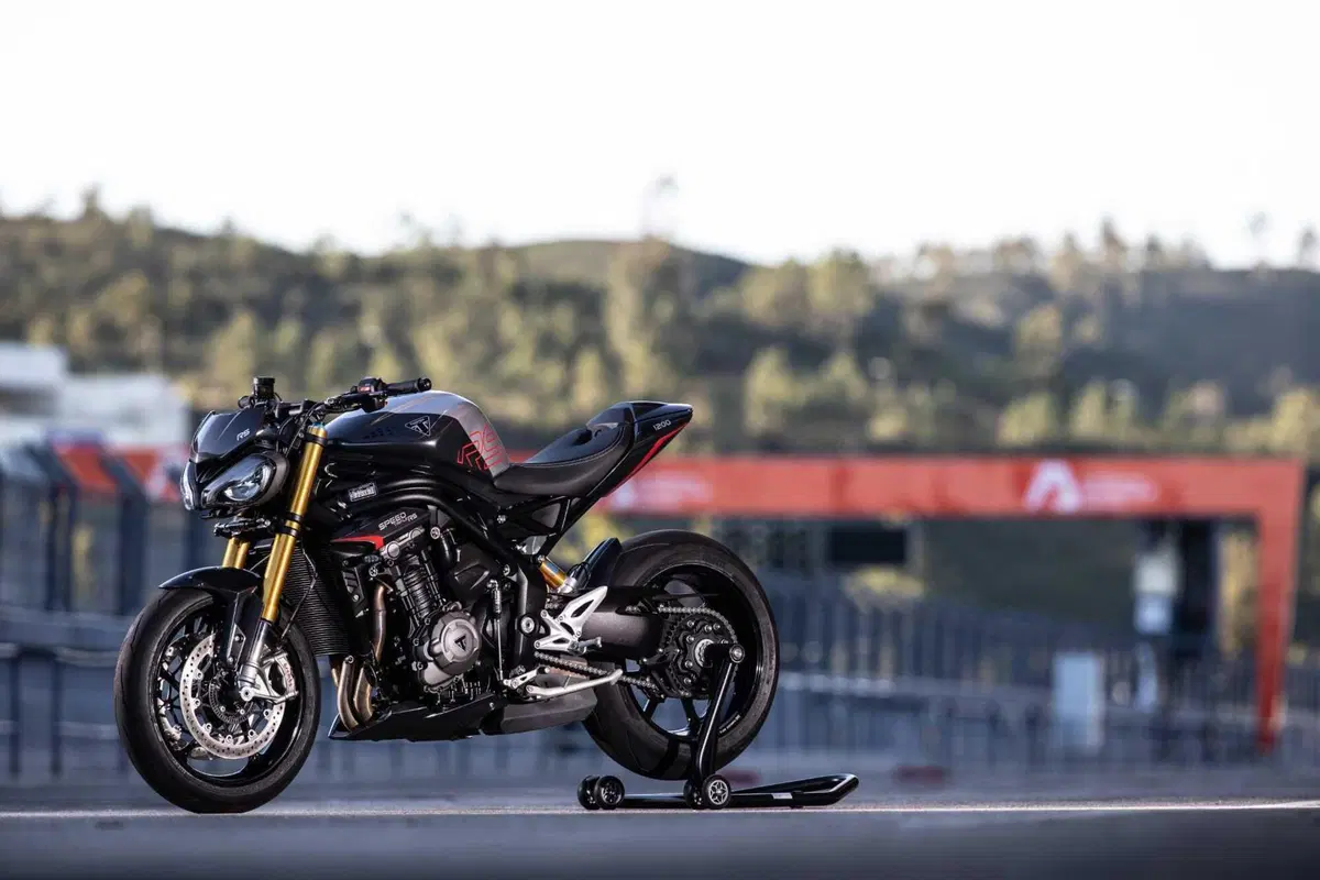 Triumph Speed Triple 1200 RS 2025 TEST [GALLERY] (42)