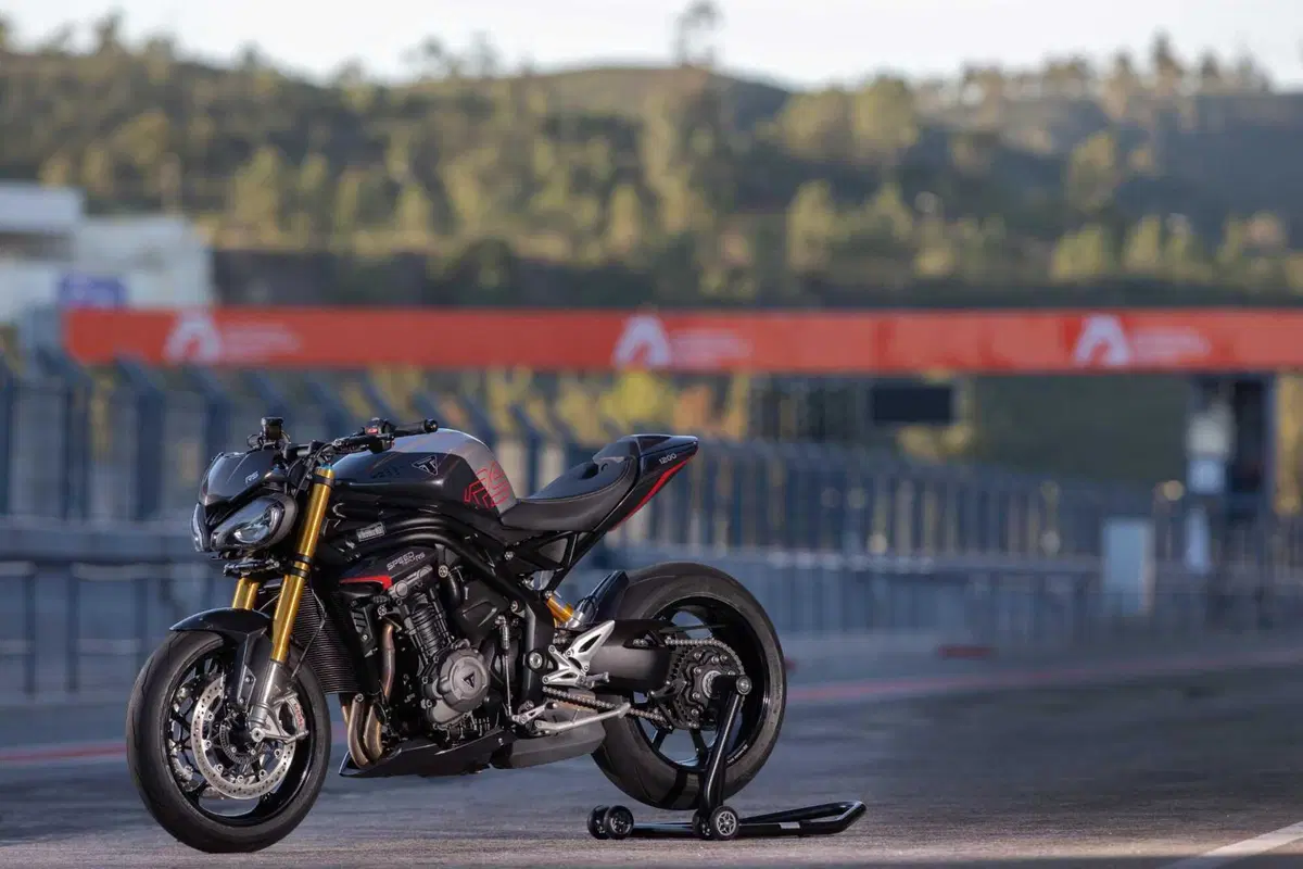Triumph Speed Triple 1200 RS 2025 TEST [GALLERY] (45)