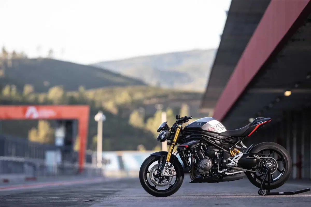 Triumph Speed Triple 1200 RS 2025 TEST [GALLERY] (46)