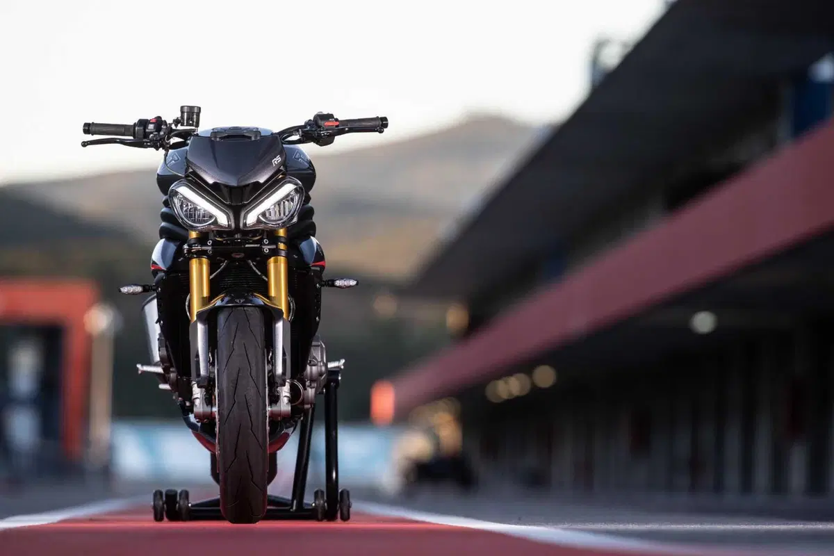Triumph Speed Triple 1200 RS 2025 TEST [GALLERY] (49)