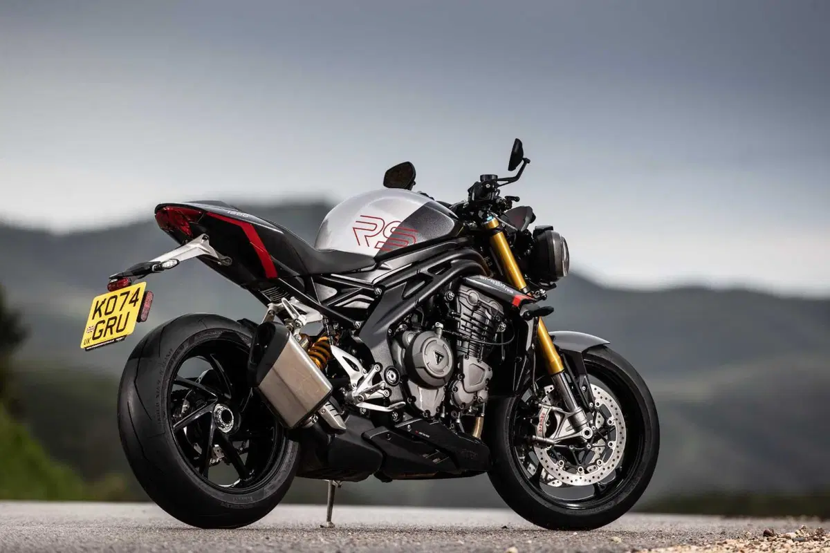 Triumph Speed Triple 1200 RS 2025 TEST [GALLERY] (51)