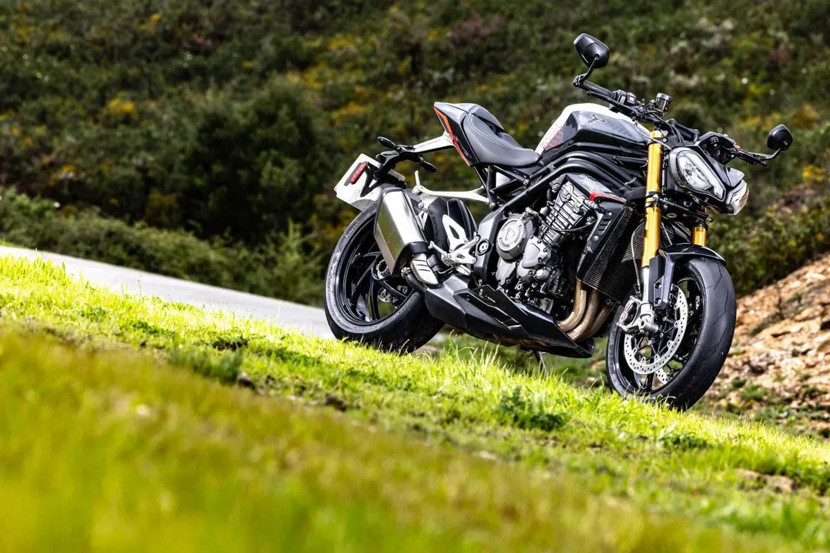 Triumph Speed Triple 1200 RS 2025 TEST [GALLERY] (53)