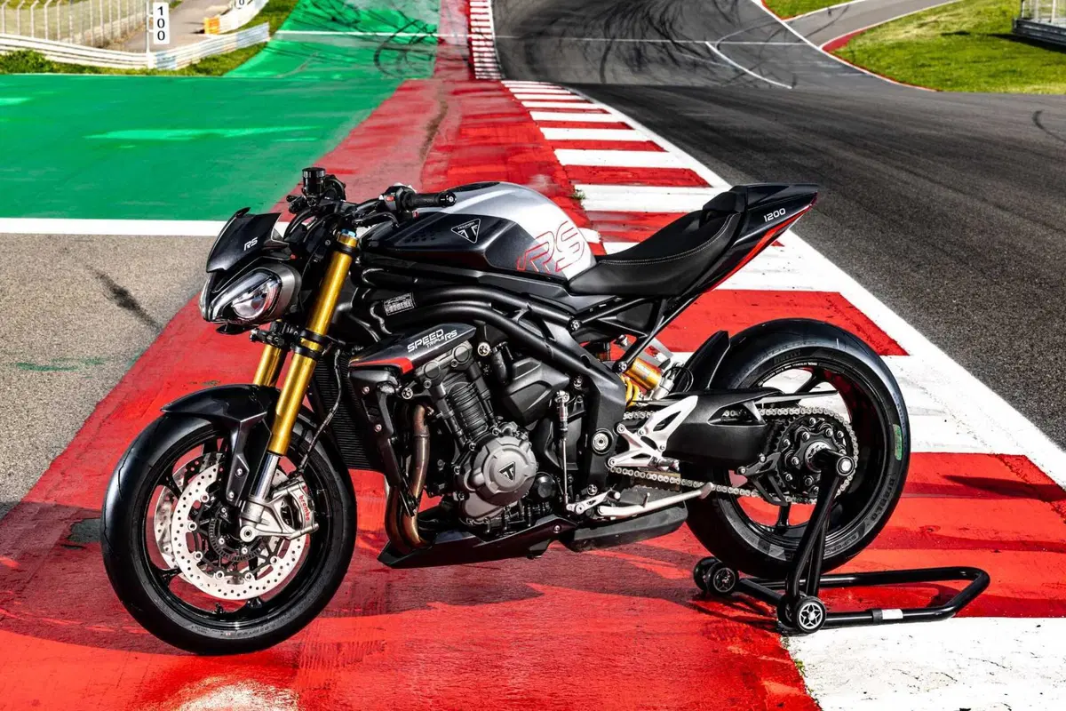 Triumph Speed Triple 1200 RS 2025 TEST [GALLERY] (57)
