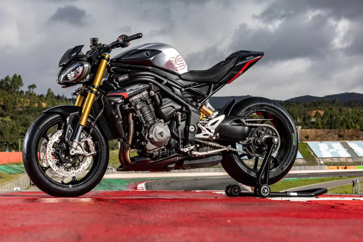 Triumph Speed Triple 1200 RS 2025 TEST [GALLERY] (59)