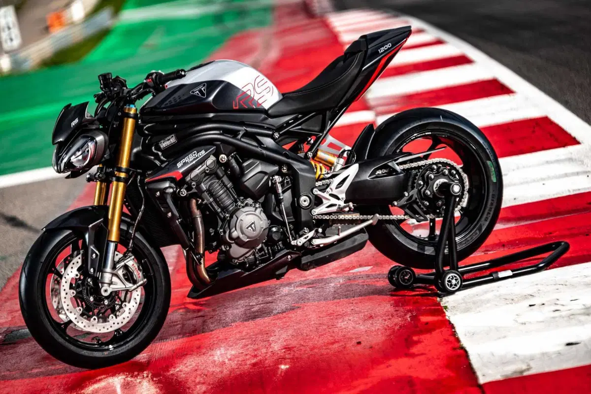 Triumph Speed Triple 1200 RS 2025 TEST [GALLERY] (61)
