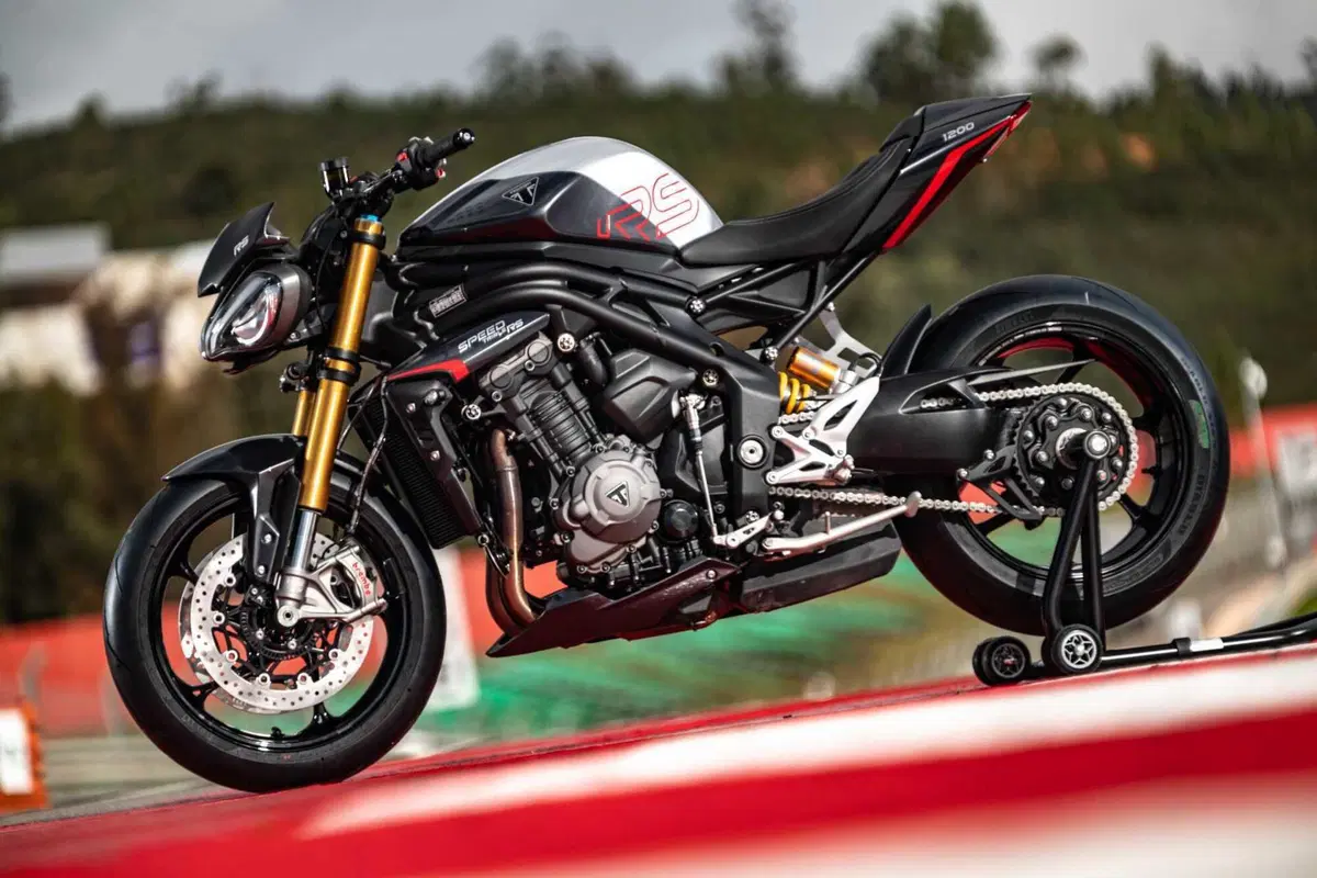 Triumph Speed Triple 1200 RS 2025 TEST [GALLERY] (62)