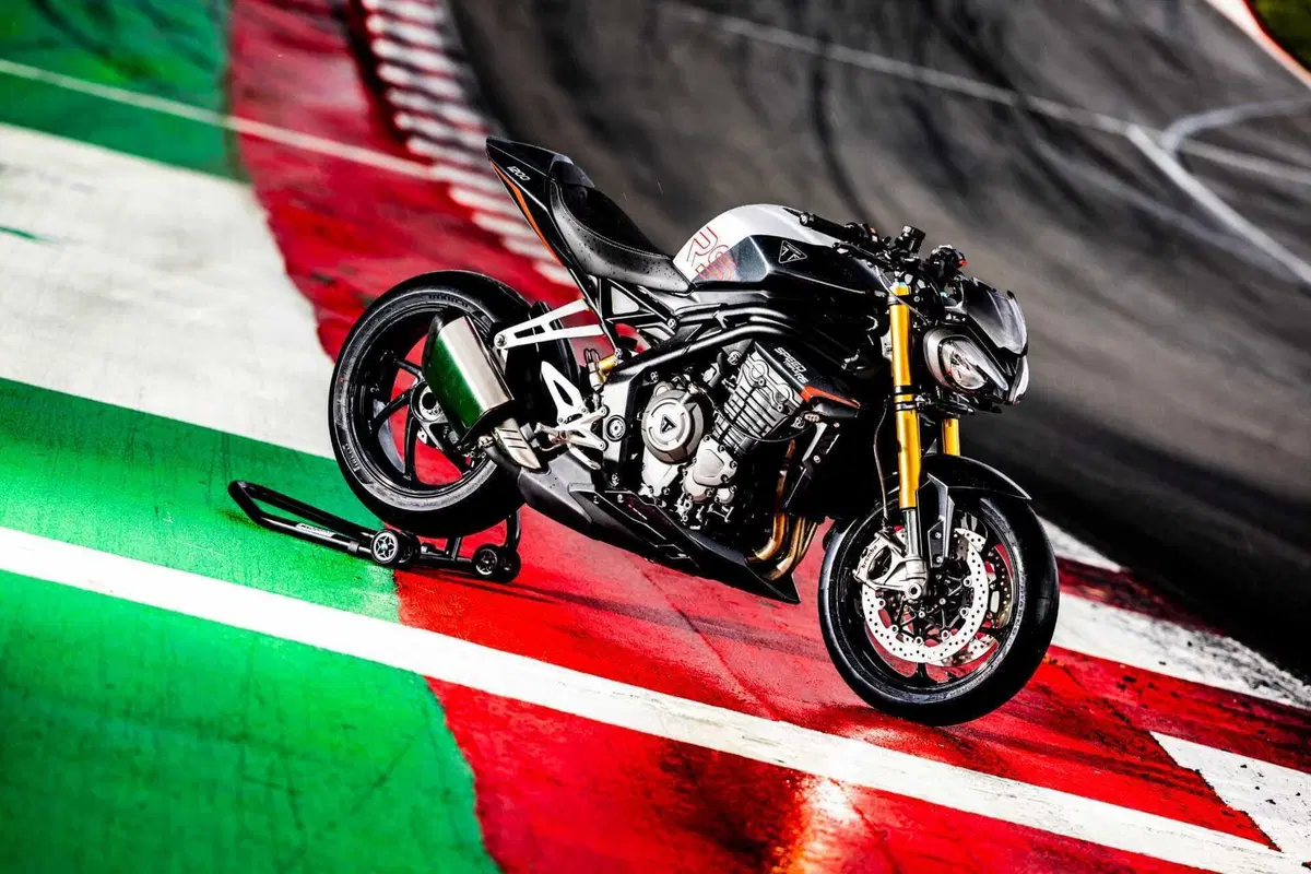 Triumph Speed Triple 1200 RS 2025 TEST [GALLERY] (66)