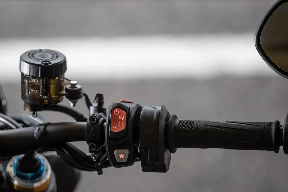 Triumph Speed Triple 1200 RS 2025 TEST [GALLERY] (67)
