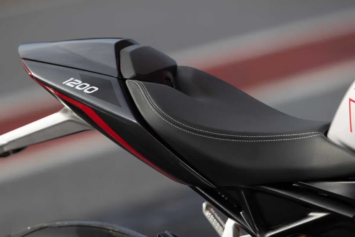Triumph Speed Triple 1200 RS 2025 TEST [GALLERY] (75)
