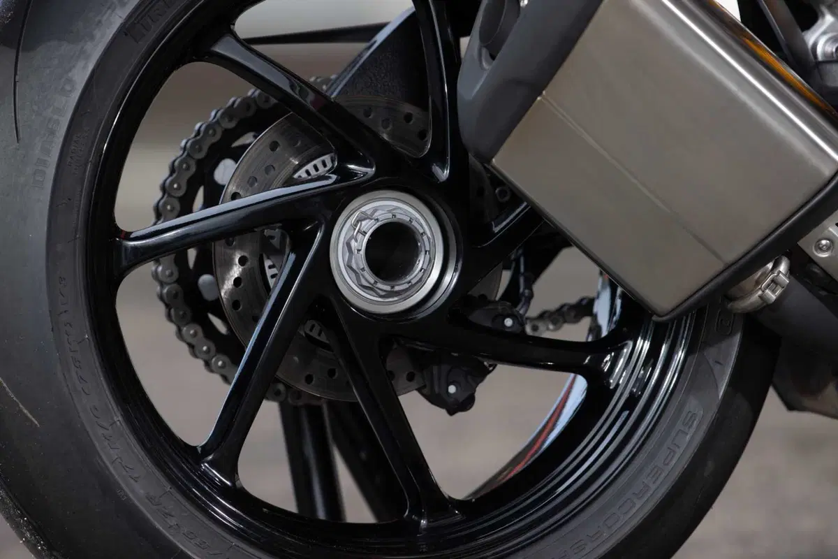 Triumph Speed Triple 1200 RS 2025 TEST [GALLERY] (82)