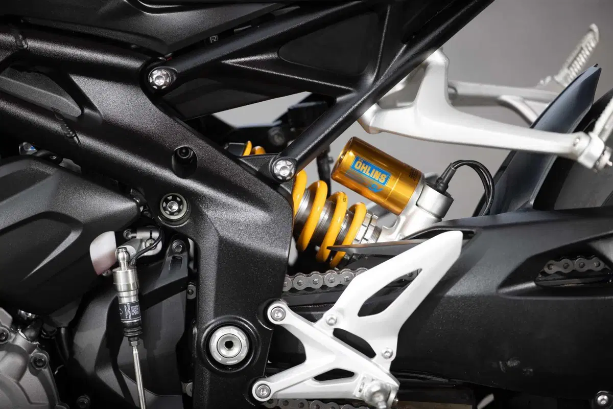 Triumph Speed Triple 1200 RS 2025 TEST [GALLERY] (85)