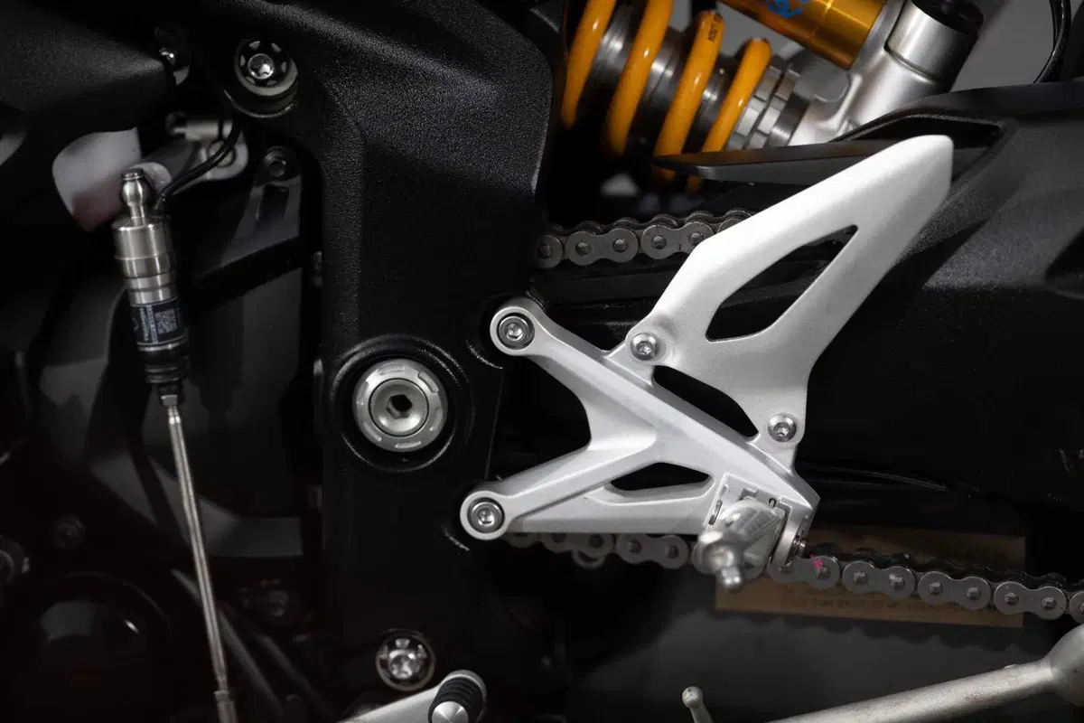 Triumph Speed Triple 1200 RS 2025 TEST [GALLERY] (87)