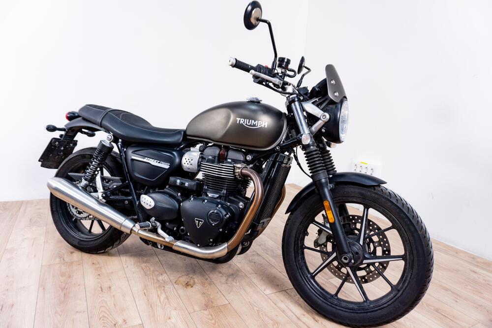 Triumph Street Twin 900 (2017 - 18) (2)