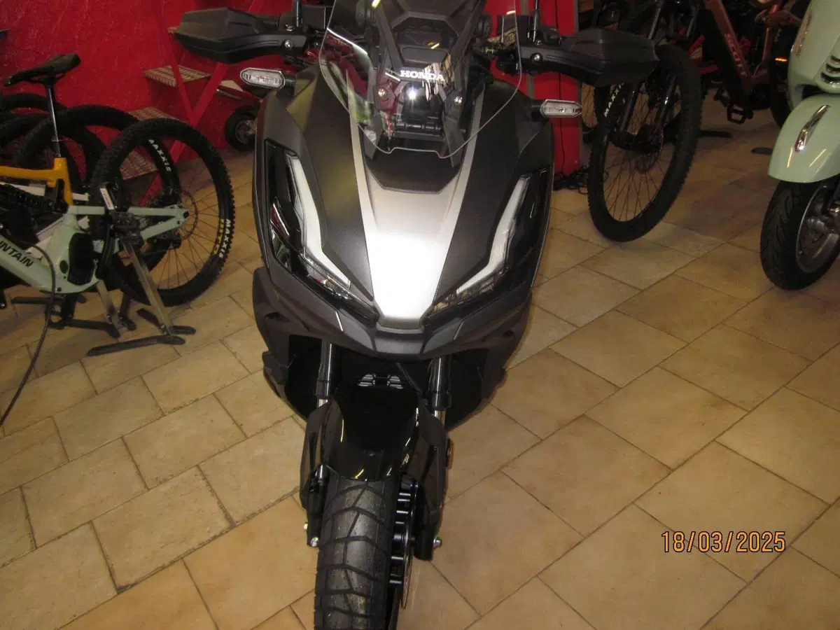 Honda ADV 350 (2025 - 26) (2)