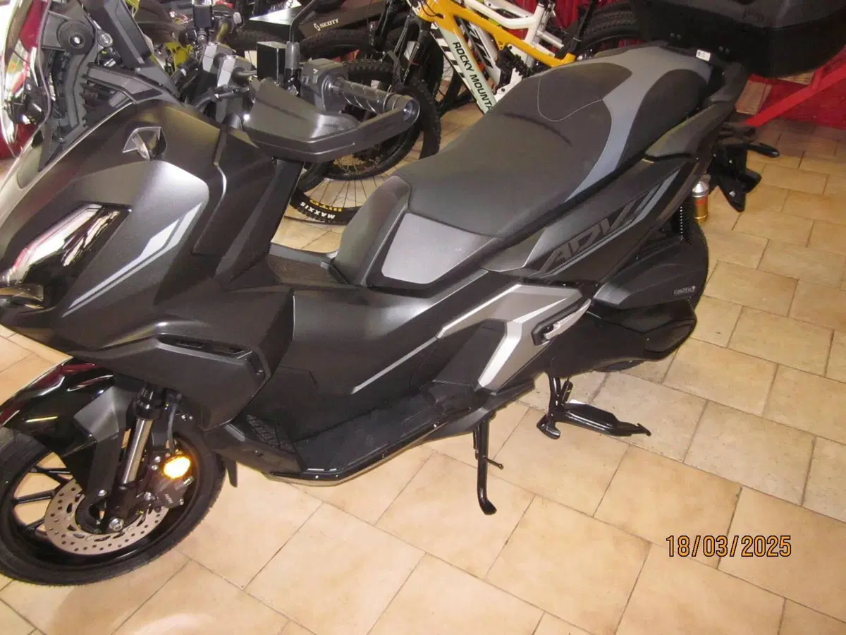 Honda ADV 350 (2025 - 26) (4)