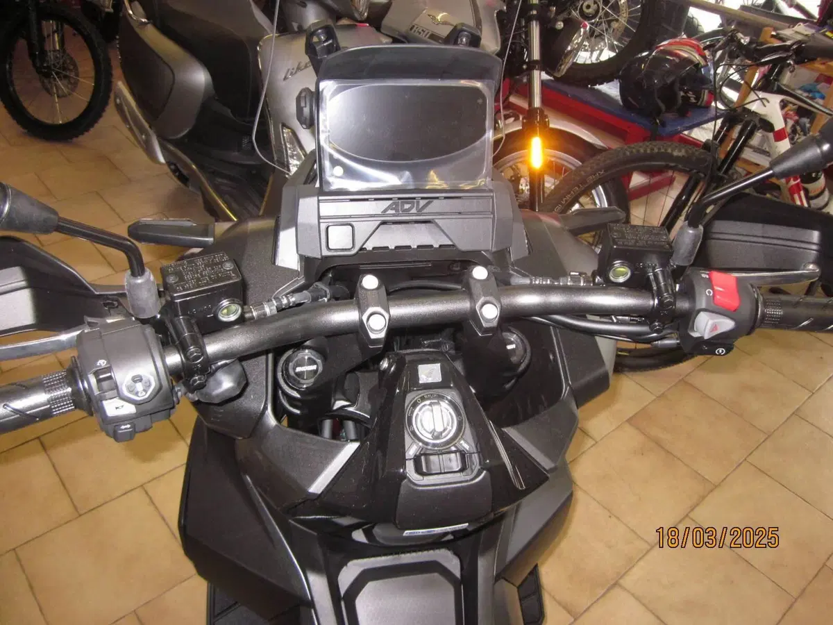 Honda ADV 350 (2025 - 26) (6)