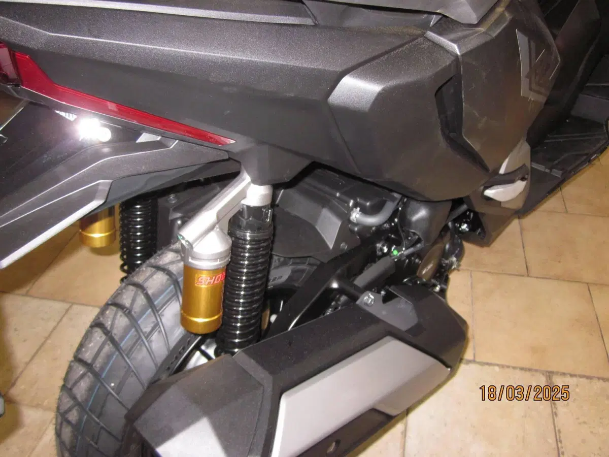 Honda ADV 350 (2025 - 26) (8)
