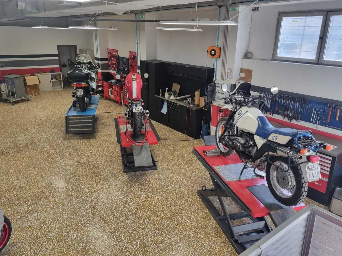 Moto Tecnica, nuova officina a Roma (3)