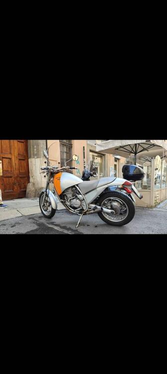 Aprilia Motò650 (3)