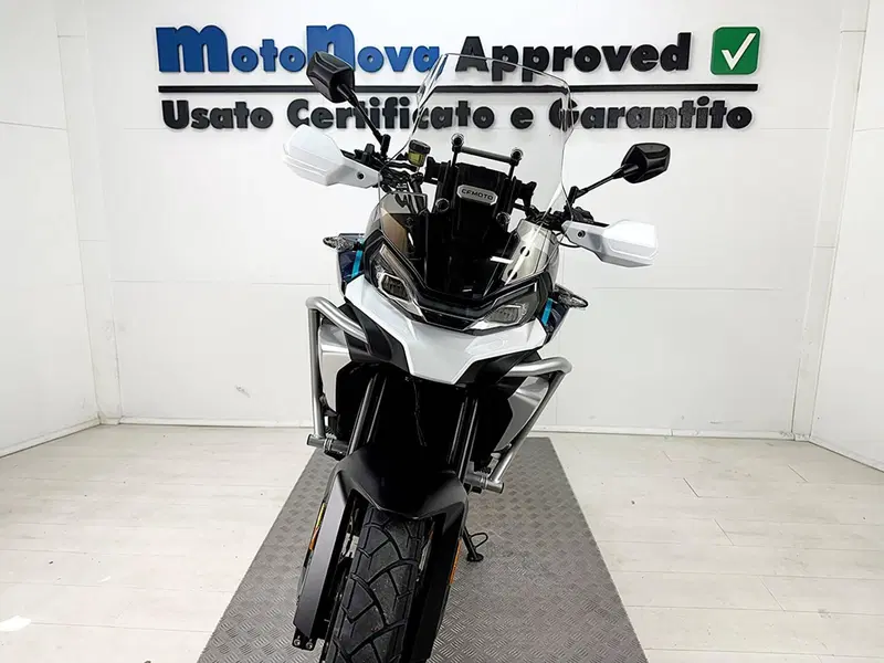 CFMOTO 700MT Adventure (2025 - 26) (4)
