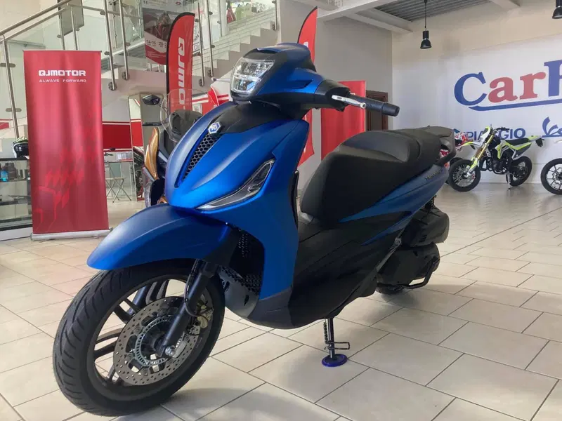 Piaggio Beverly 400 (2025 - 26) (2)